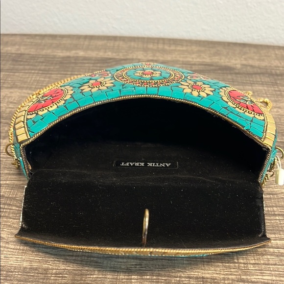 Antik Kraft | Metal Mosaic Purse with Crossbody Strap ✨ - Picture 9 of 11